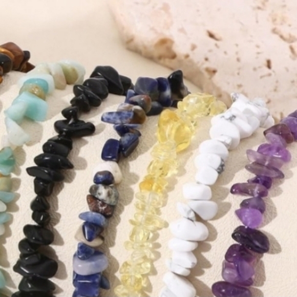 Howlite Natural Stone Crystal Bracelet, Calming, Healing, Focus, New! - Picture 5 of 5